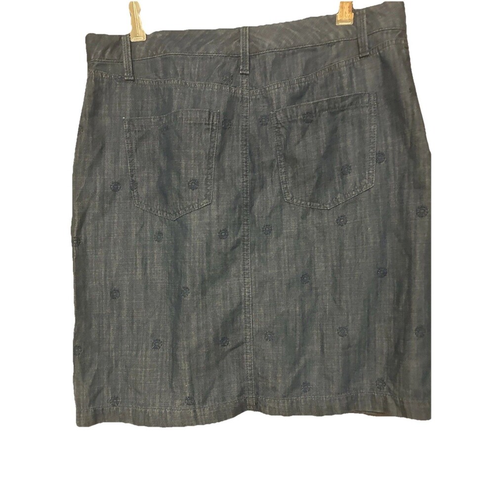 Talbots Chambray Skirt Embroidered Daisies Sz 8 Preppy Vacation Office Versatile - Picture 5 of 10